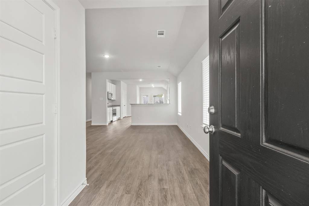 1607 Romans Road, Ennis, TX 75119