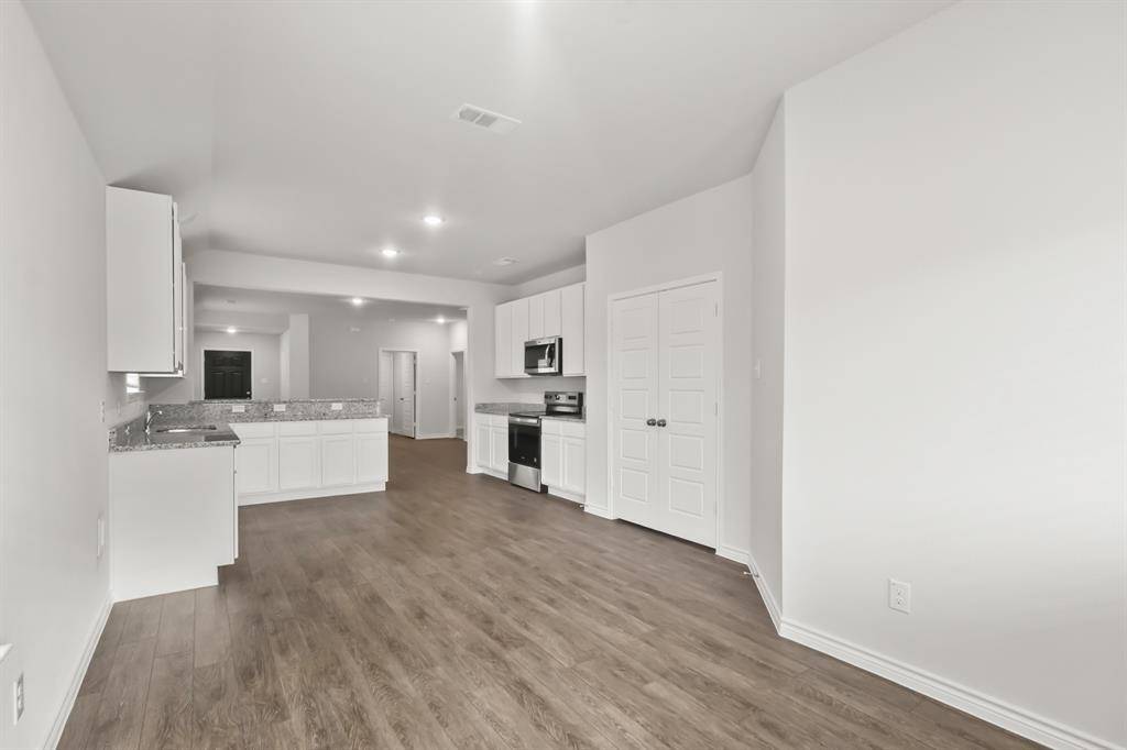 1607 Romans Road, Ennis, TX 75119
