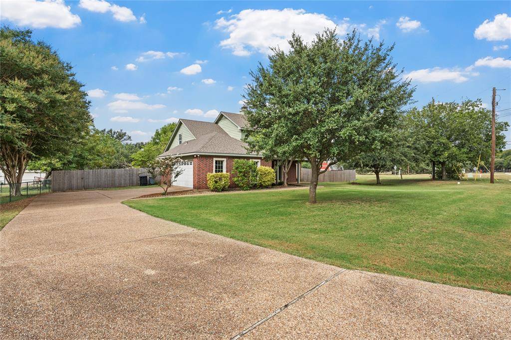 1694 Mclennan Crossing Road, Woodway, TX 76712