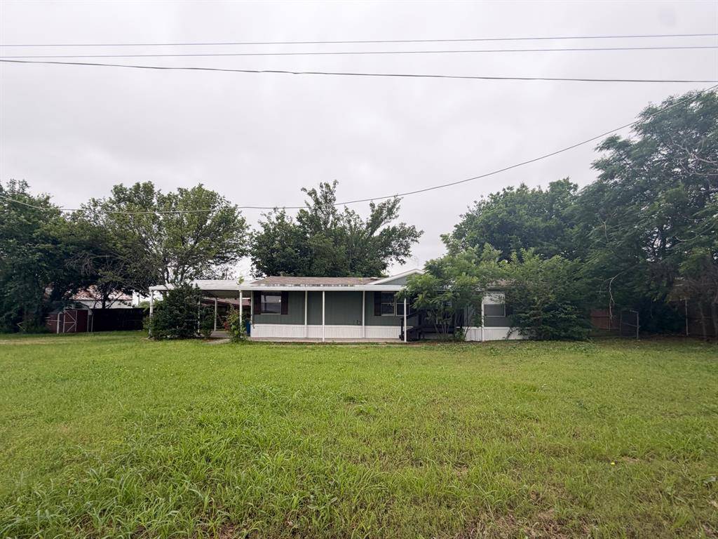 402 E College Avenue, Alvarado, TX 76009