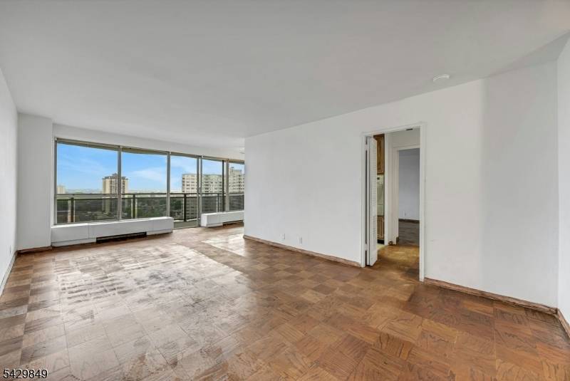 2077 Center Ave #20C, Fort Lee Boro, NJ 07024