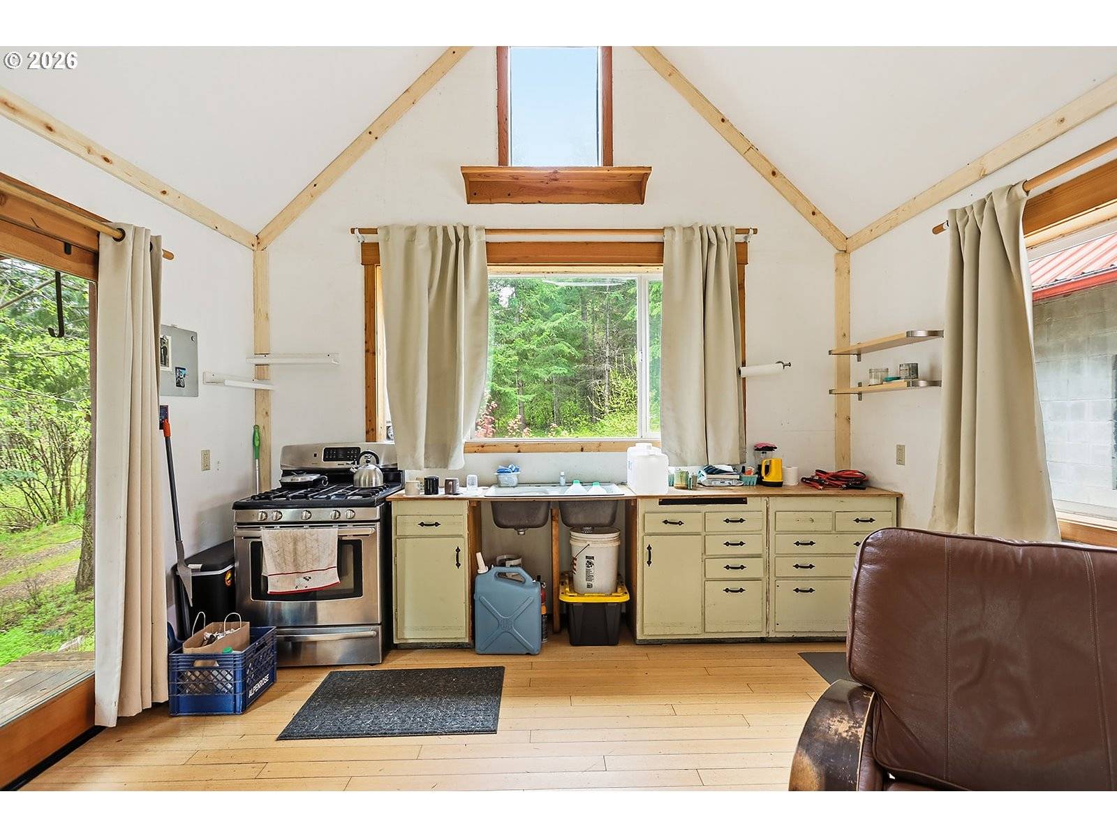 565 CANYON RD, Lyle, WA 98635
