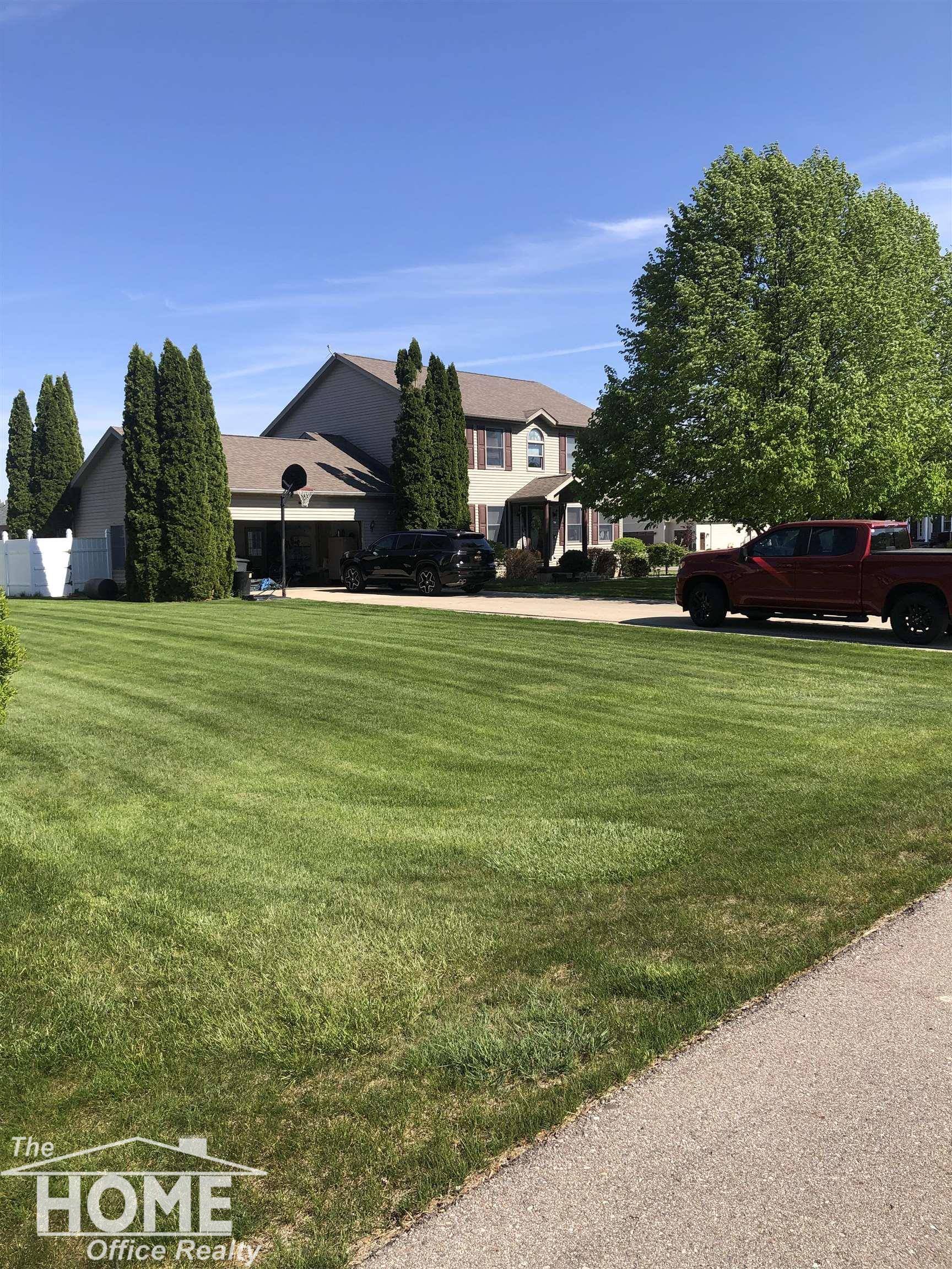 2267 N Burning Tree CIR, Owosso Twp, MI 48867