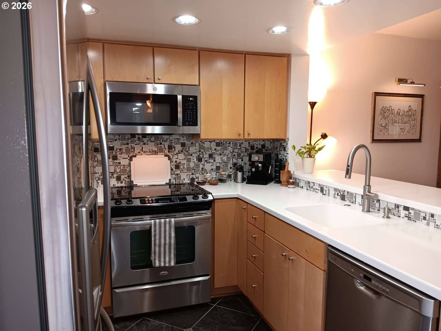6605 W BURNSIDE ST #144, Portland, OR 97210