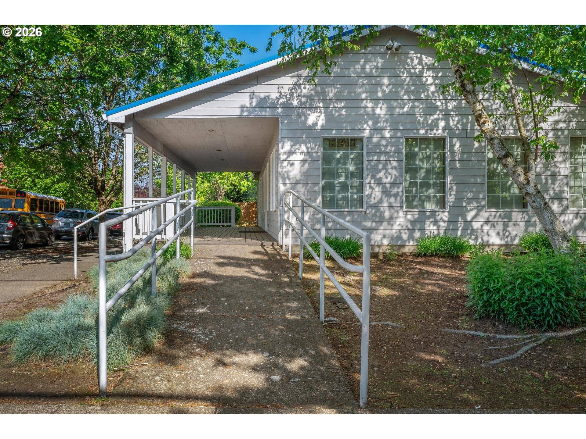 704 NE KNOTT ST, Portland, OR 97212
