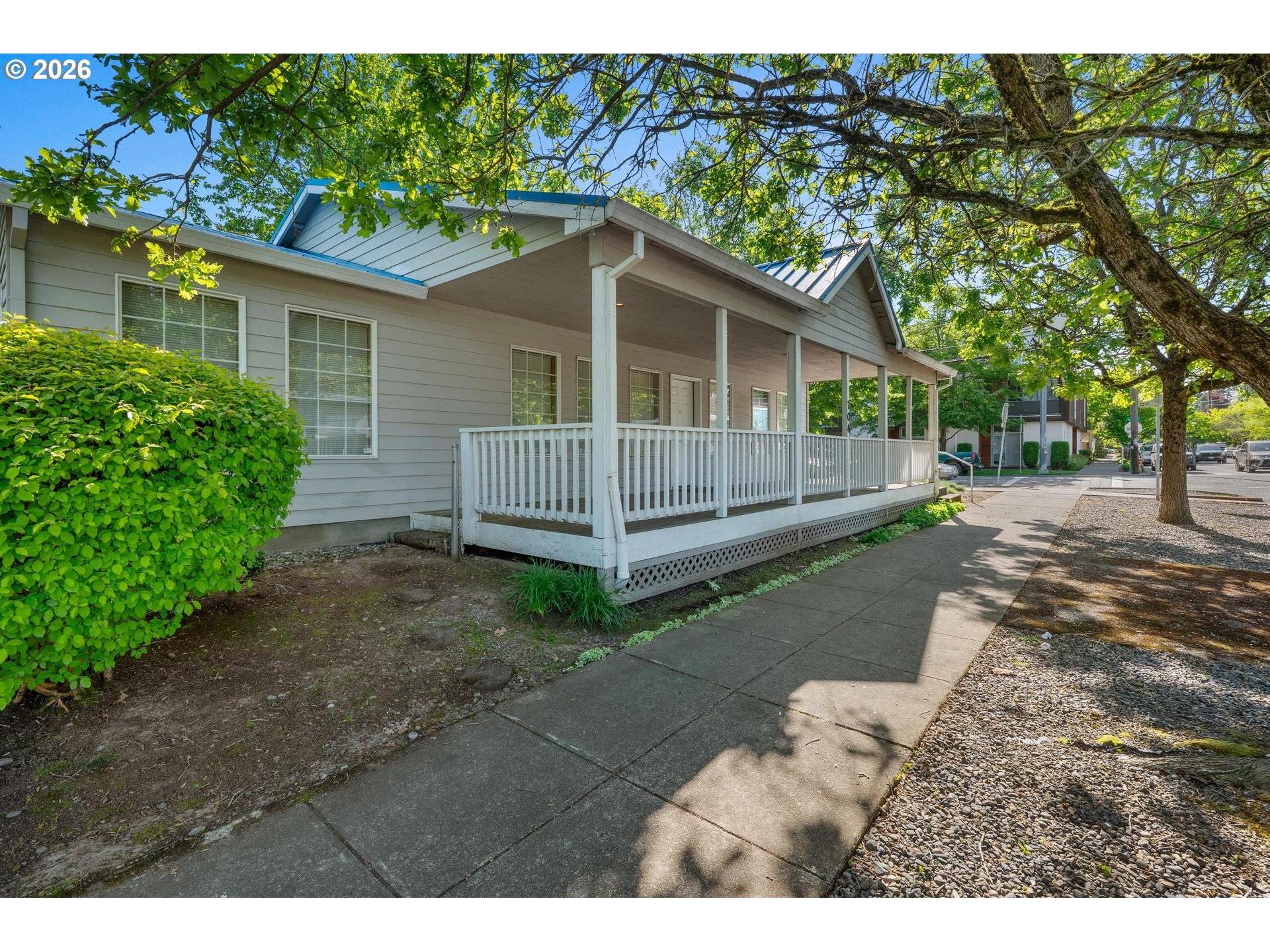 704 NE KNOTT ST, Portland, OR 97212