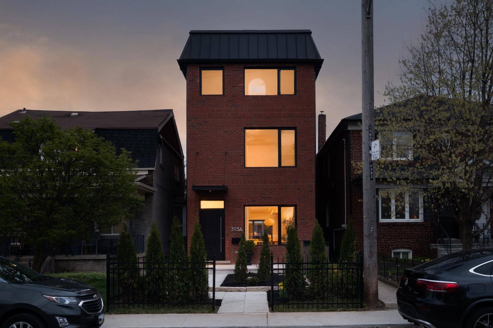 393A Arlington AVE, Toronto C03, ON M6C 3A1