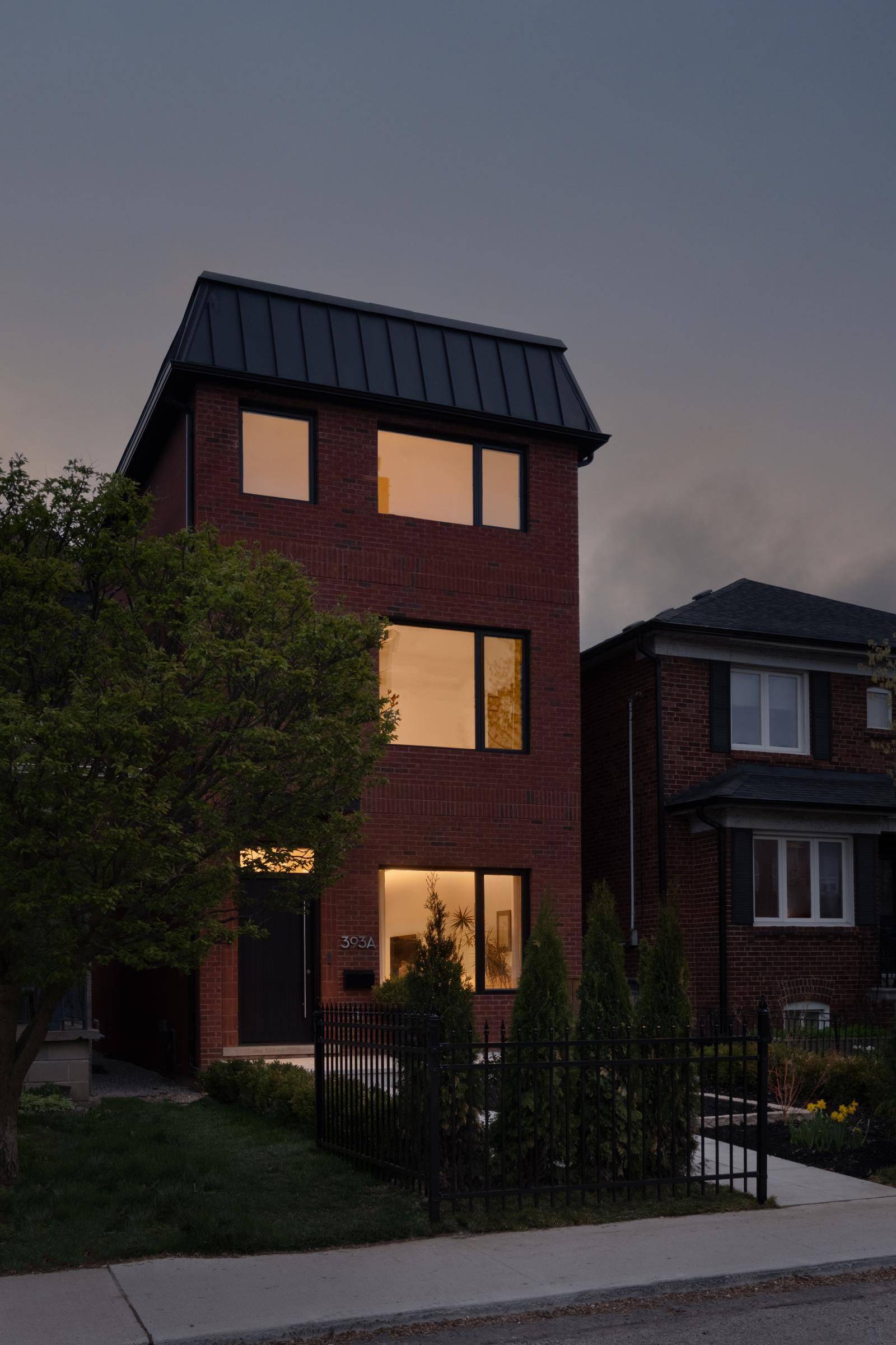 393A Arlington AVE, Toronto C03, ON M6C 3A1