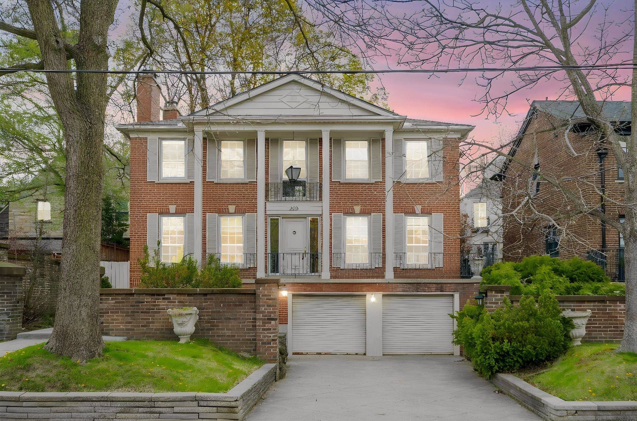 268 Lonsdale RD, Toronto C03, ON M4V 1X1