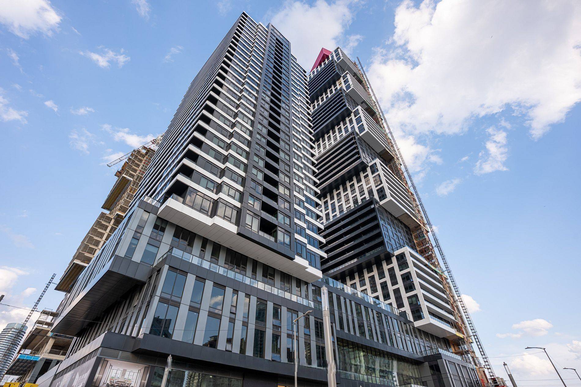 4015 The Exchange ST #4701, Mississauga, ON L5B 0N9