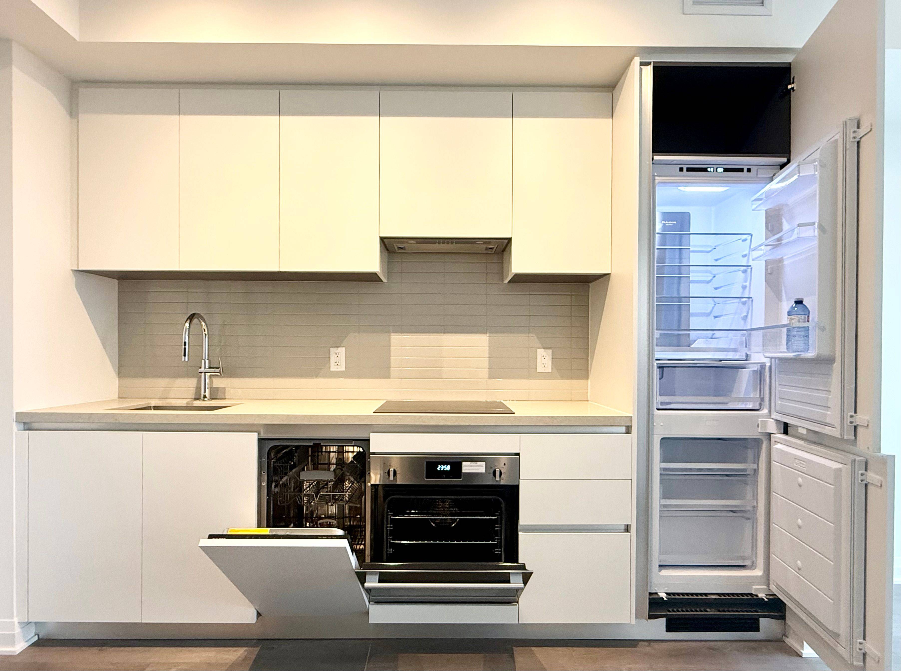 4015 The Exchange ST #4701, Mississauga, ON L5B 0N9