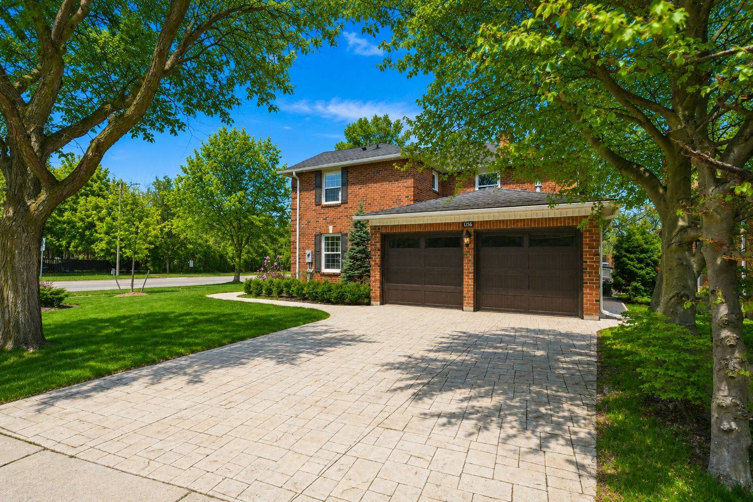 1256 Fieldcrest LN, Oakville, ON L6M 2L8
