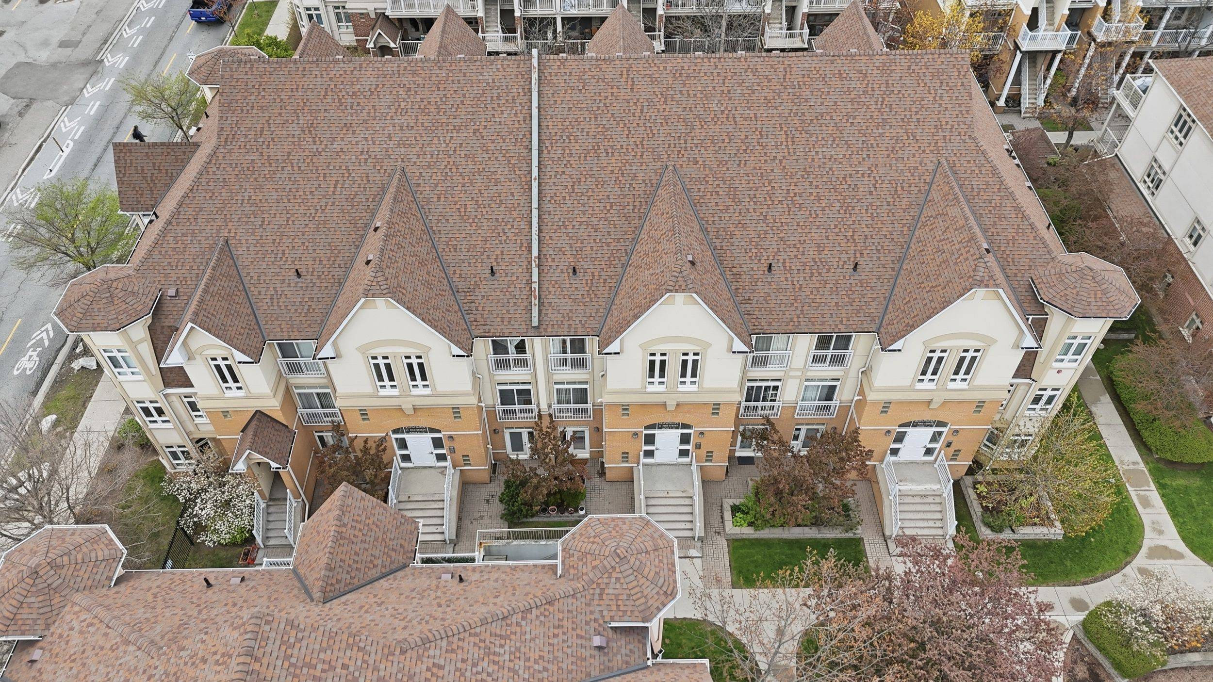 11 Pine ST #15, Toronto W04, ON M9N 0A6