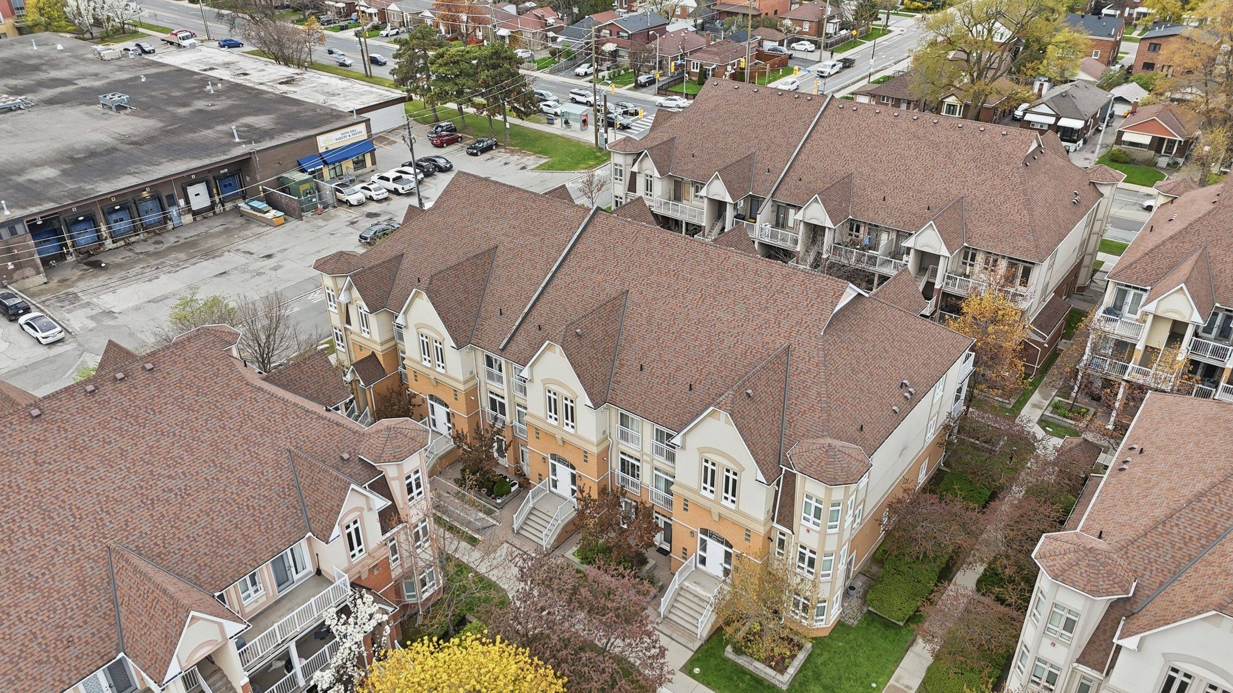 11 Pine ST #15, Toronto W04, ON M9N 0A6