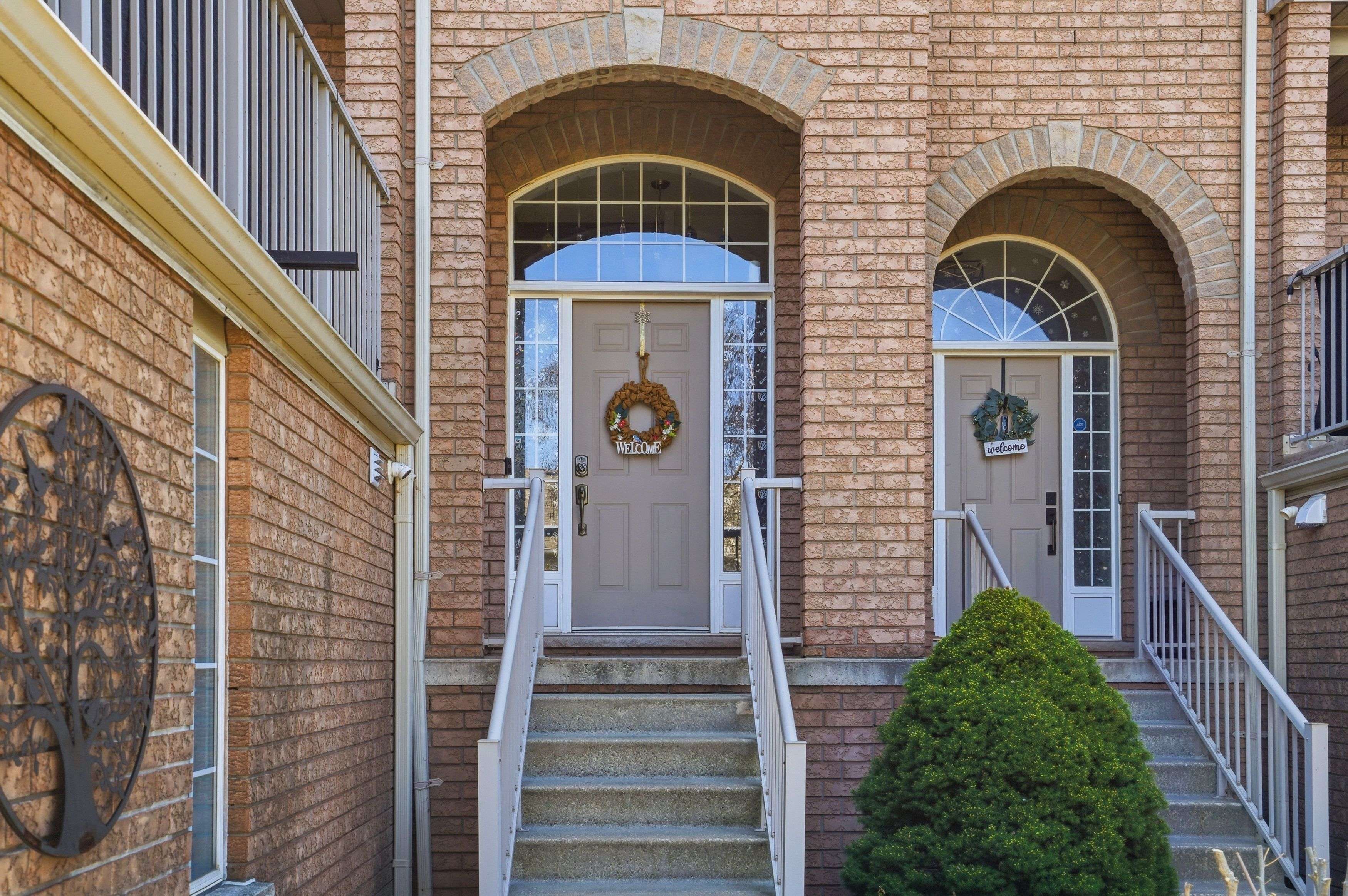 176 Livingston AVE #3, Grimsby, ON L3M 5P1
