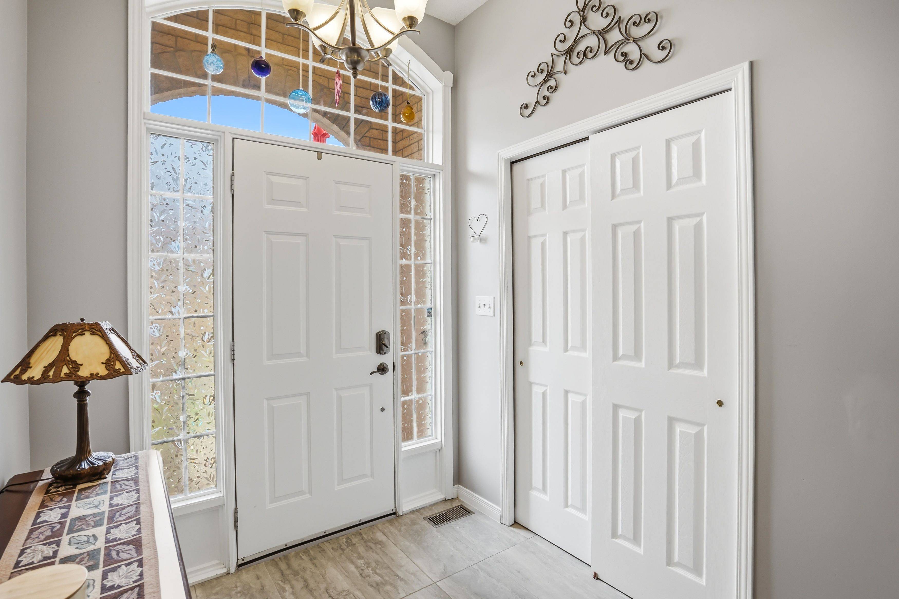 176 Livingston AVE #3, Grimsby, ON L3M 5P1