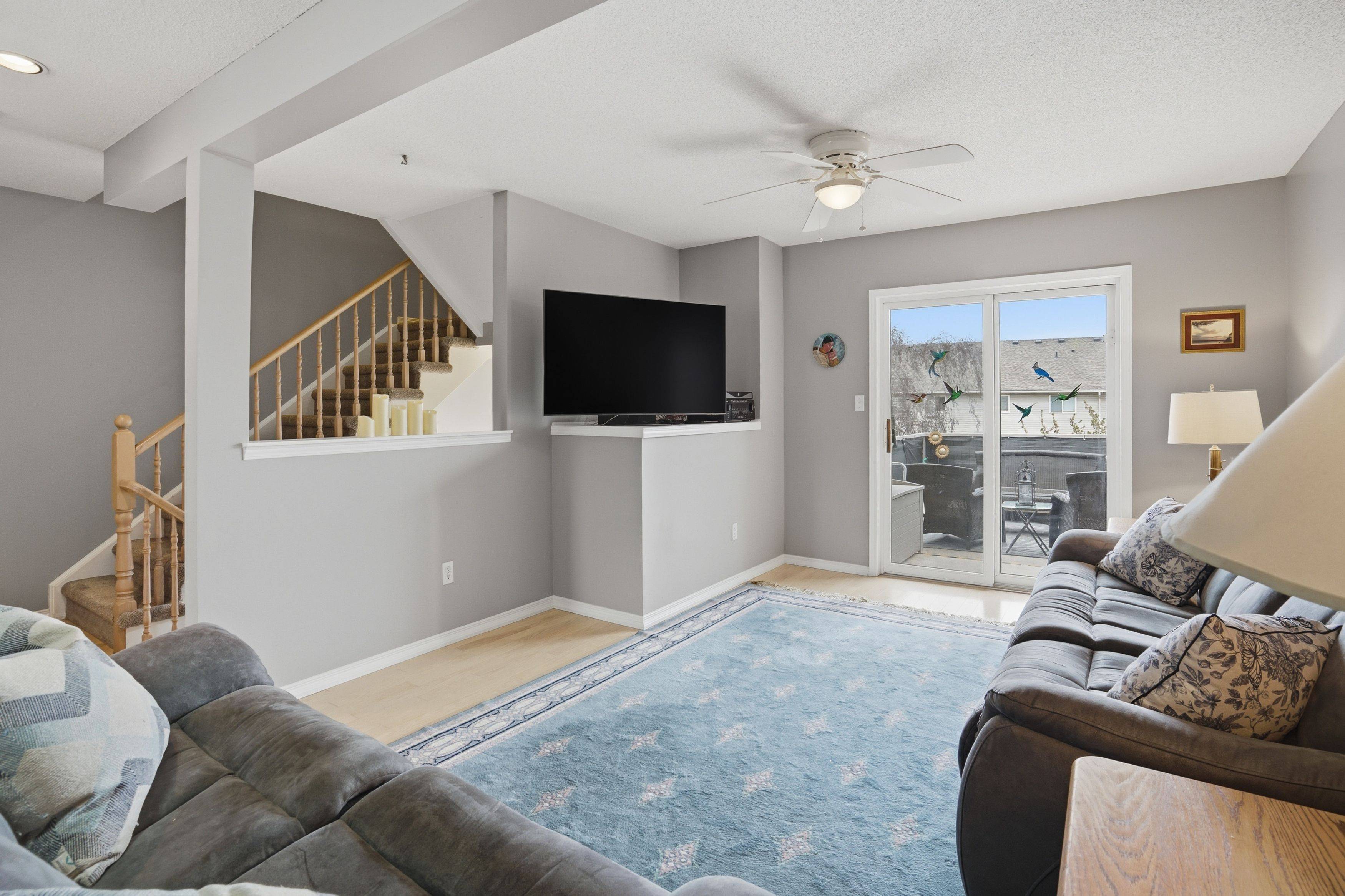 176 Livingston AVE #3, Grimsby, ON L3M 5P1