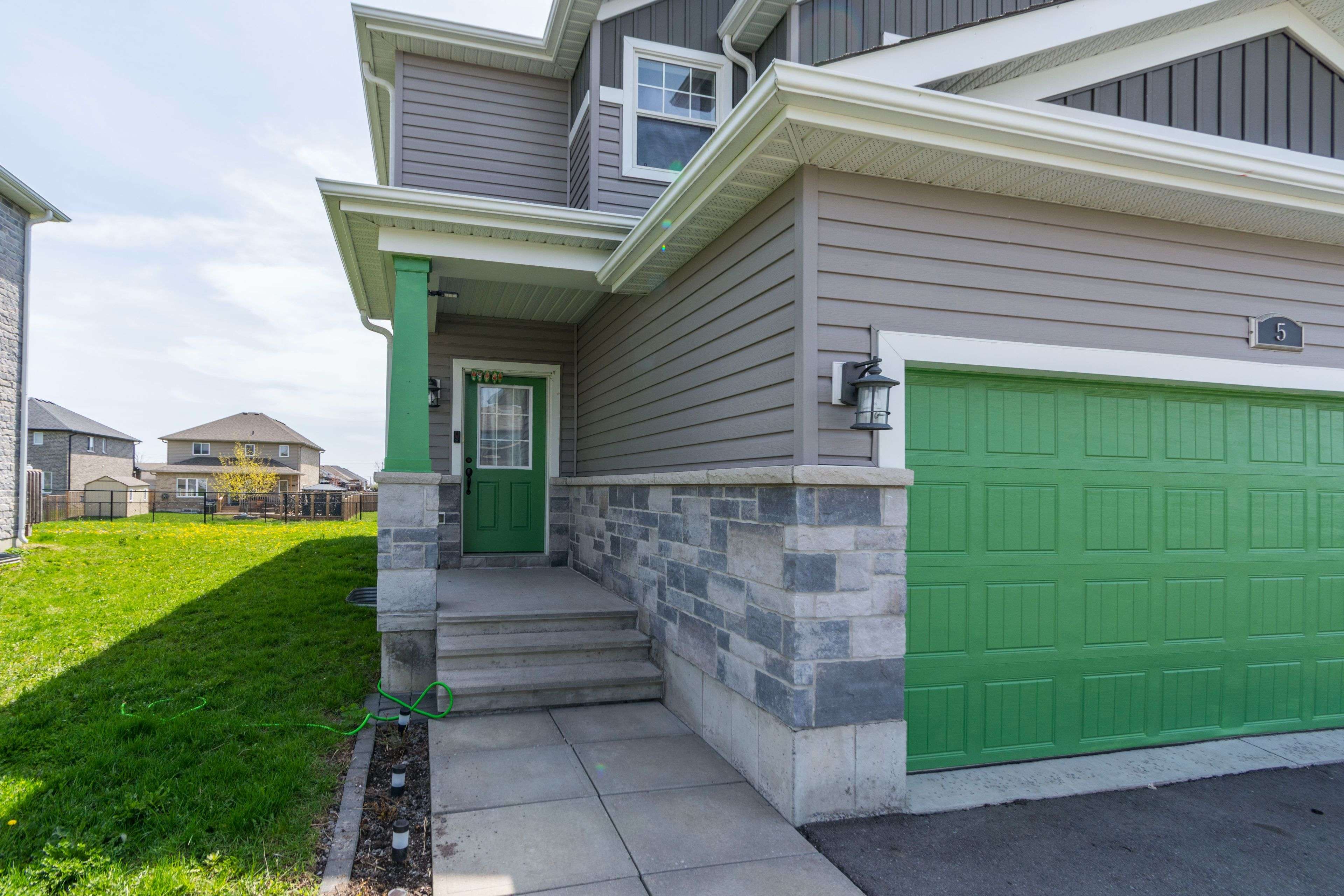 5 Cottonwood DR, Belleville, ON K8N 0J3