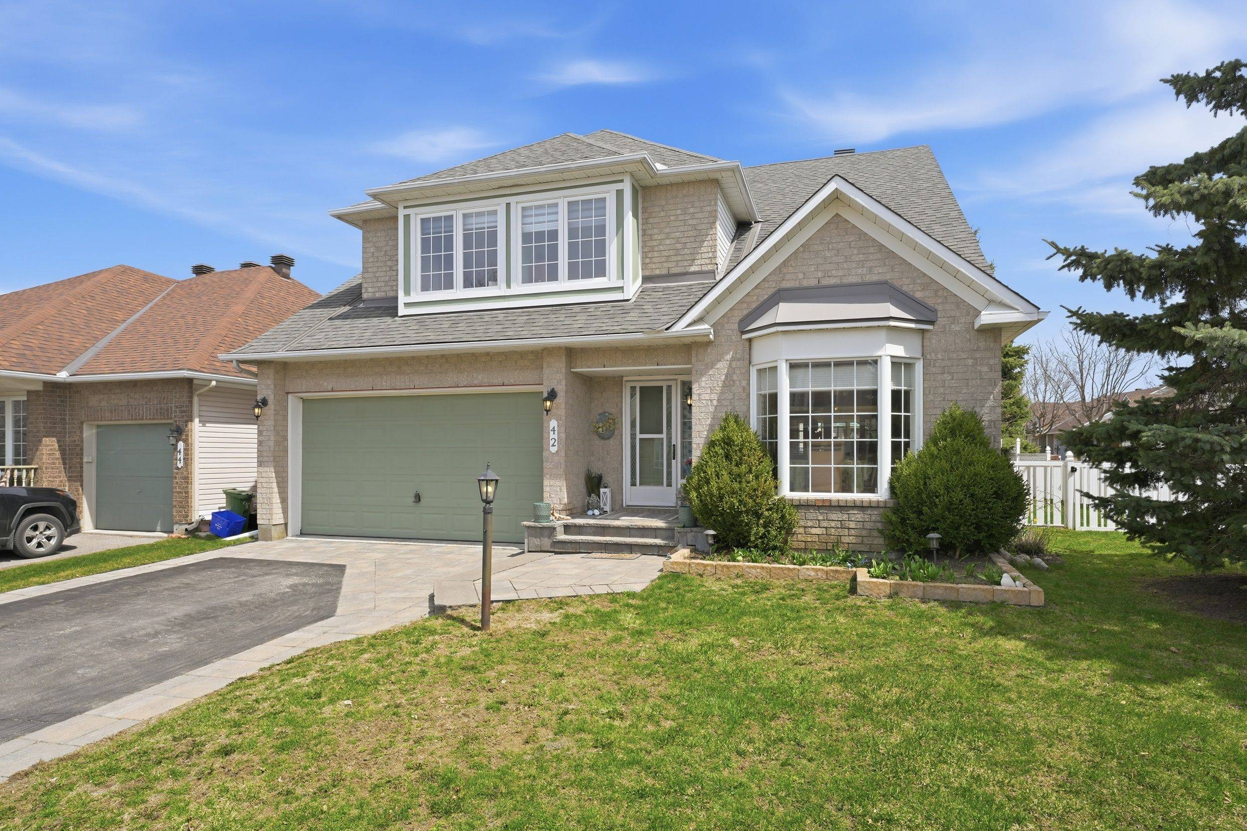 42 Settler's Ridge WAY, Barrhaven, ON K2J 4V2