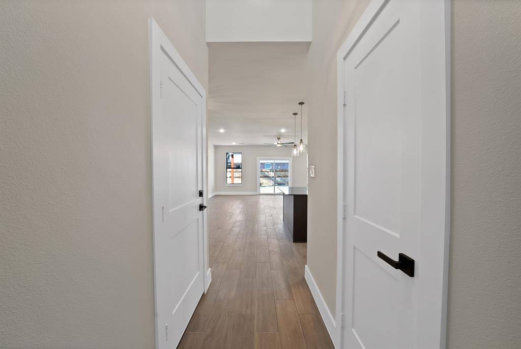 5104 Waterbury Court, Granbury, TX 76048