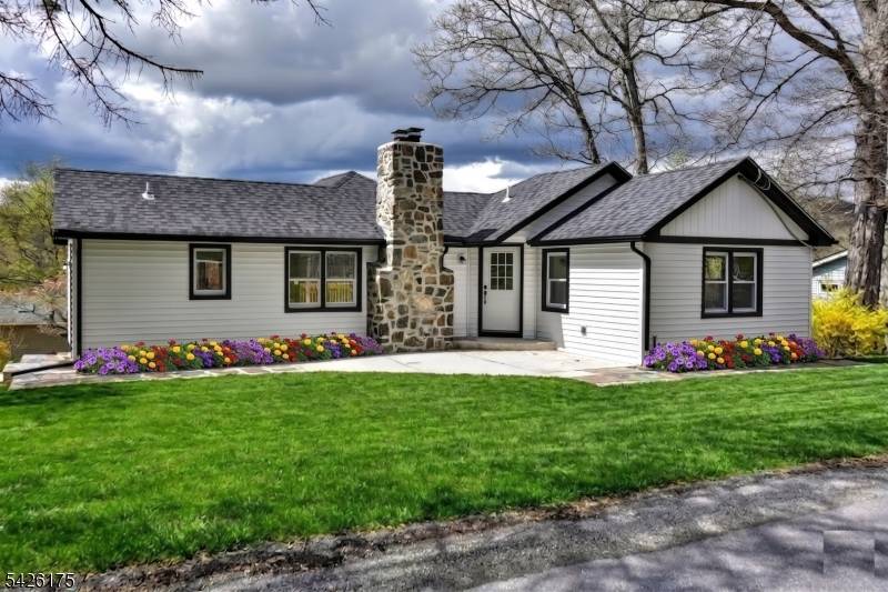 56 Lake Shore Rd E, Hardyston Twp., NJ 07460