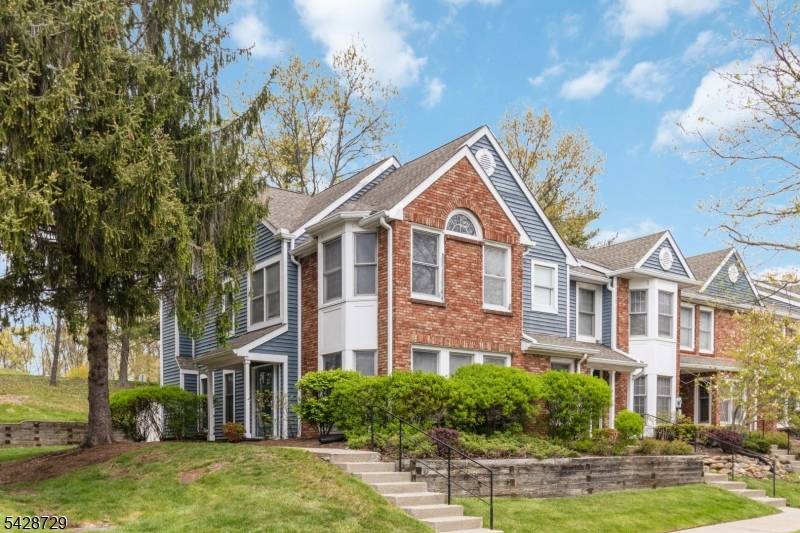 119 Hawthorne Ct, Rockaway Twp., NJ 07866