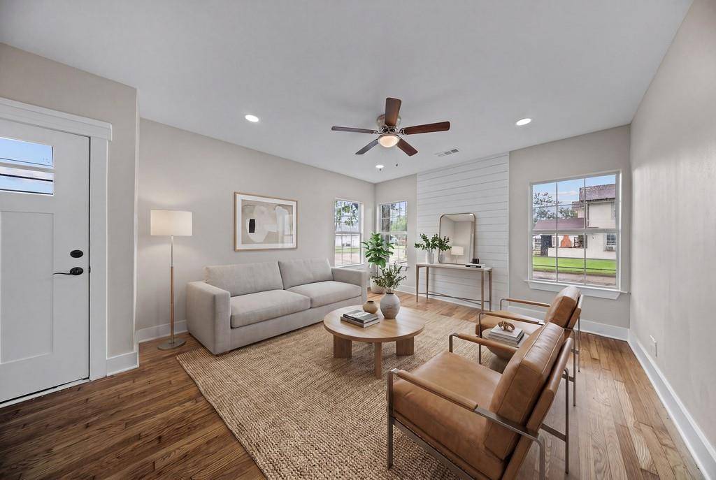 1001 W Lampasas Street, Ennis, TX 75119