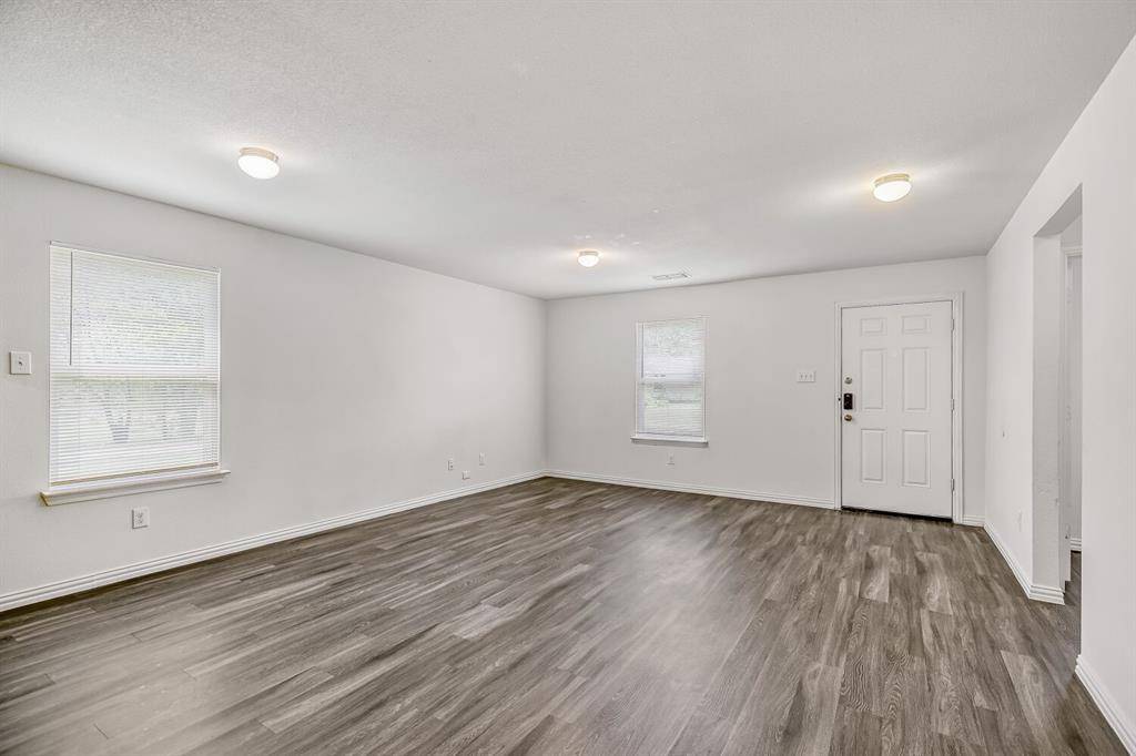 1123 Division Street, Greenville, TX 75401