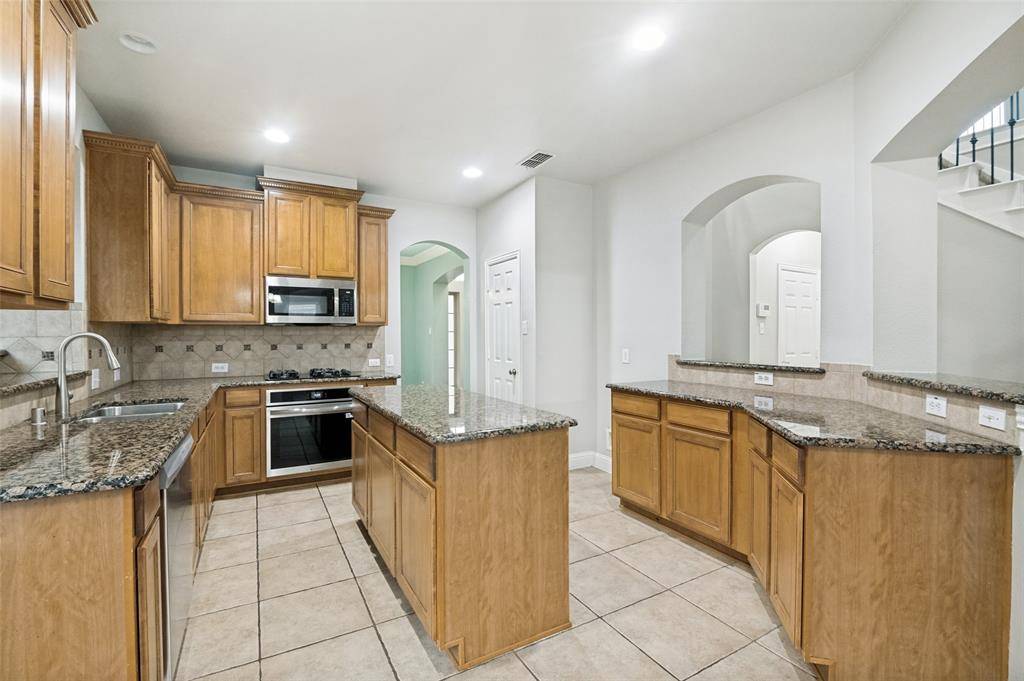 7071 Sea Star, Grand Prairie, TX 75054