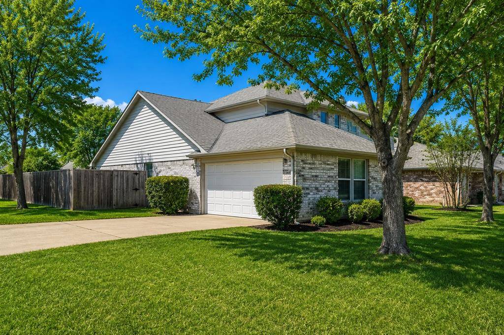 2811 Ravens Court, Arlington, TX 76001