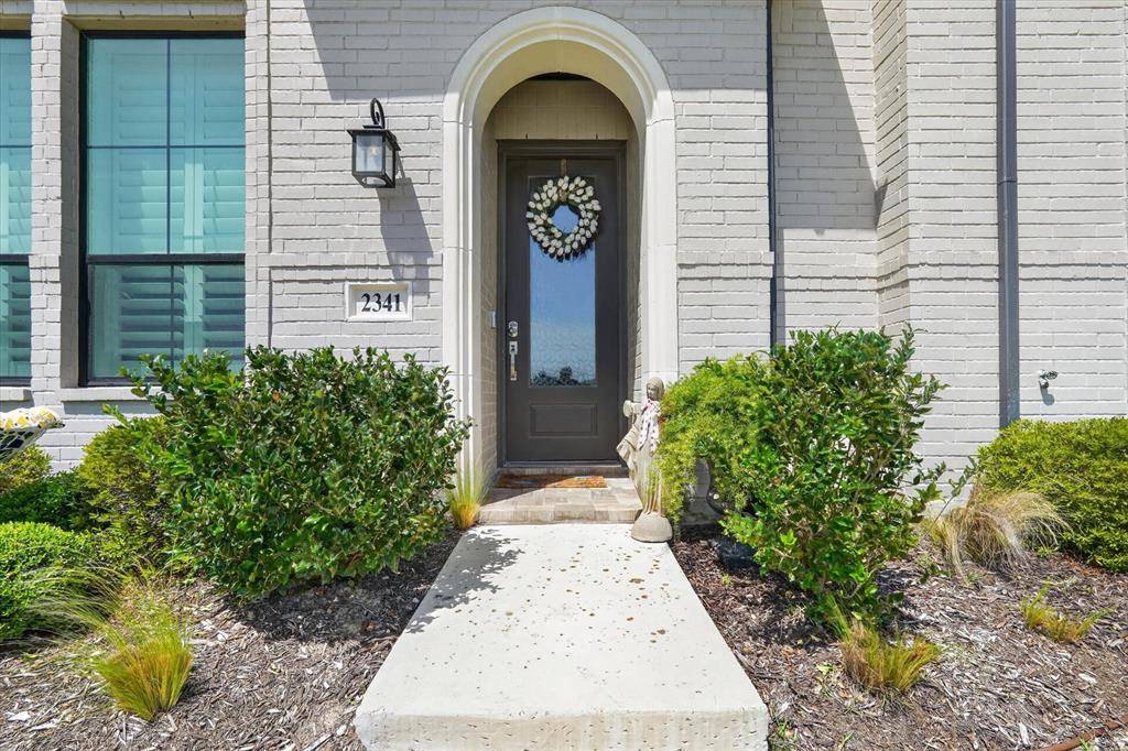 2341 Longspur Drive, Fort Worth, TX 76008