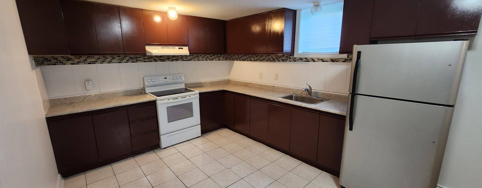 990 Midland AVE #1, Toronto E08, ON M1K 4G6
