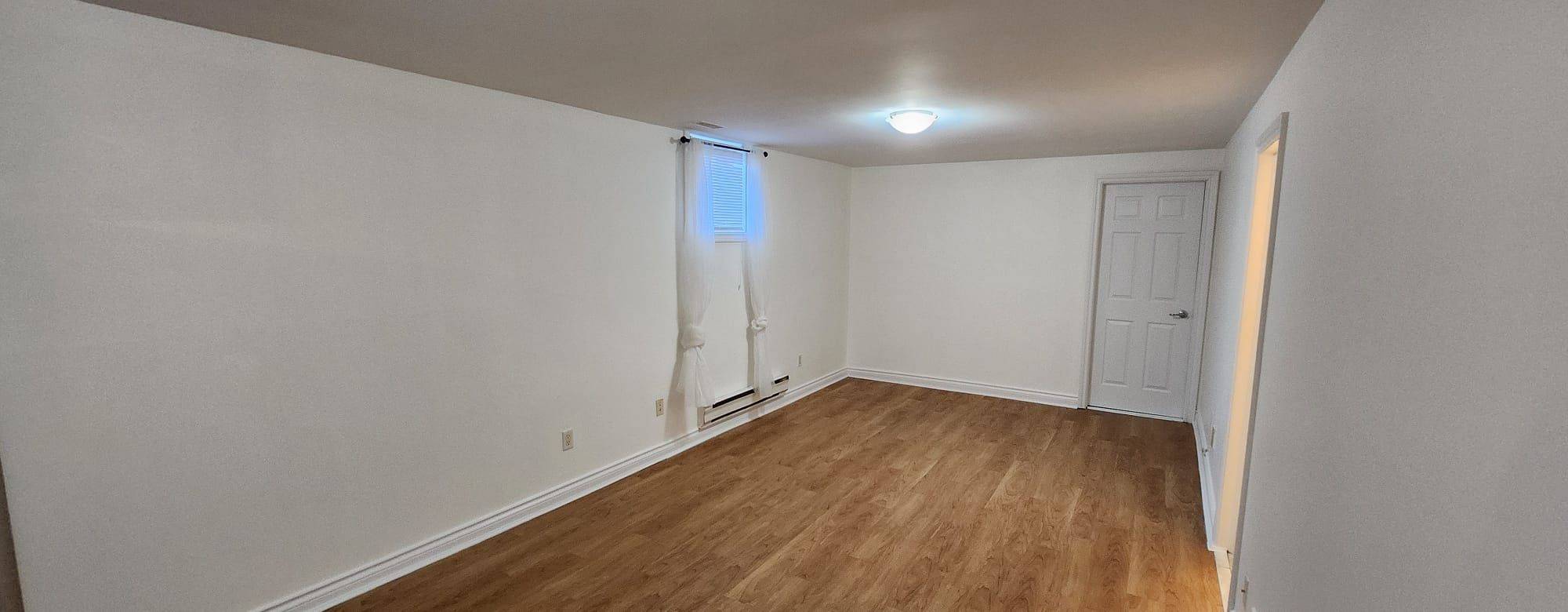 990 Midland AVE #1, Toronto E08, ON M1K 4G6
