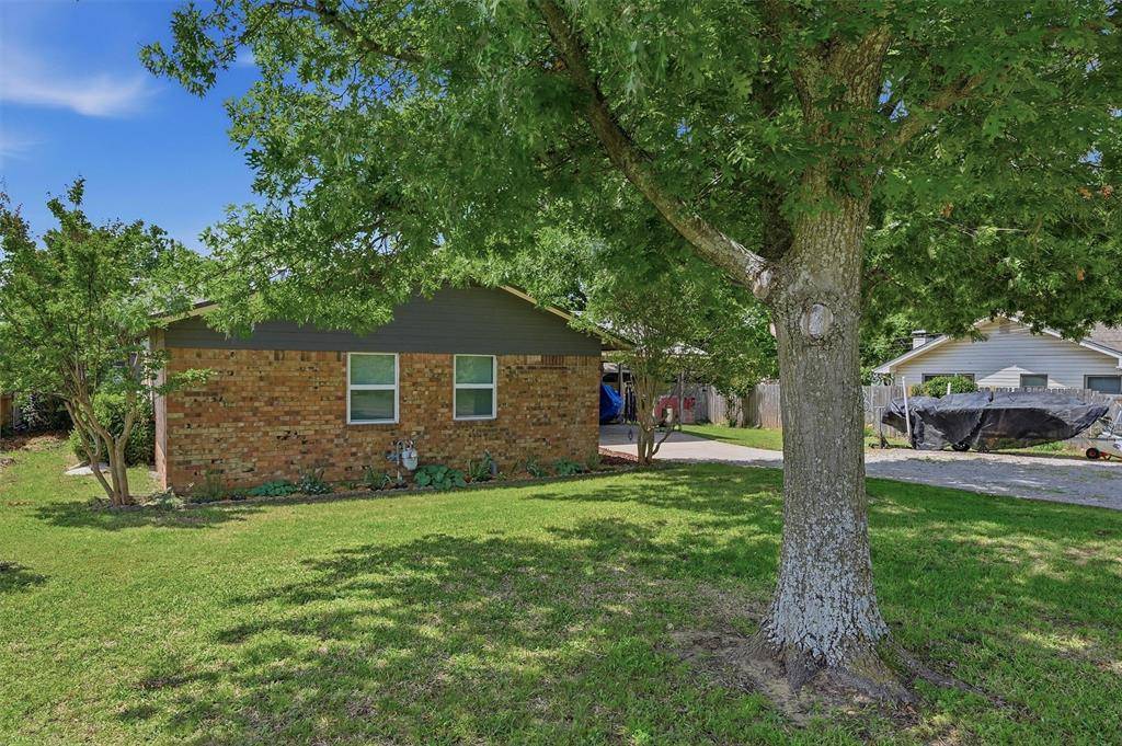 111 E Pecan Street, Gunter, TX 75058