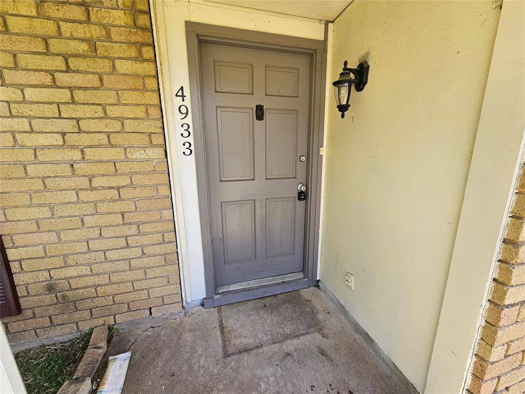 4933 Ashlock Drive, The Colony, TX 75056
