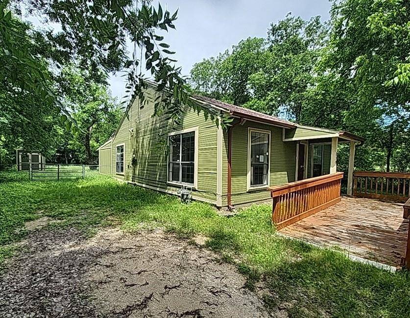218 S Buffalo Avenue, Cleburne, TX 76033