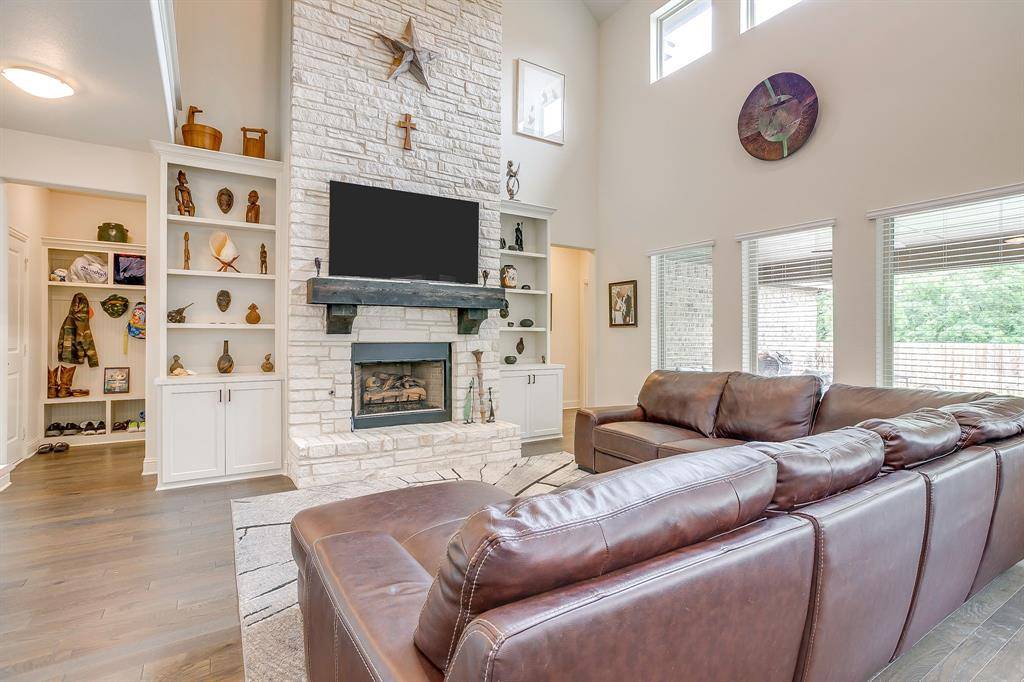 2857 Greenridge Drive, Burleson, TX 76028