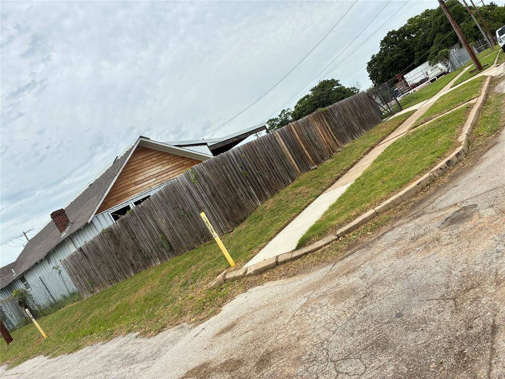 2800 E Belknap, Fort Worth, TX 76111