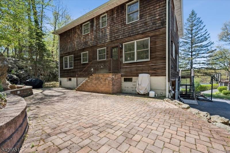 137 S Shore Rd, Byram Twp., NJ 07821