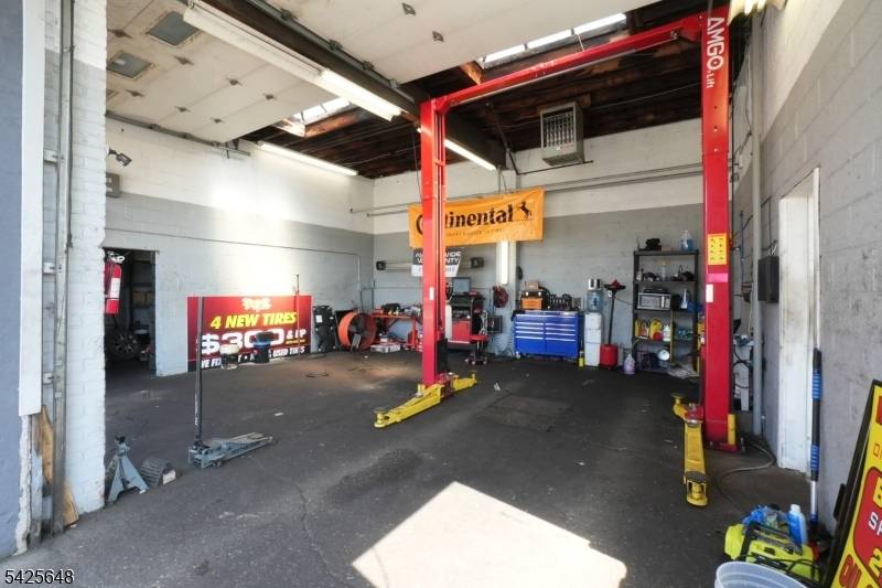 141 Bloomfield Ave, Bloomfield Twp., NJ 07003