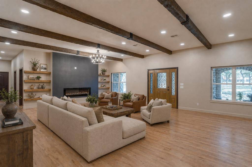 162 Eastledge Drive, Graham, TX 76450