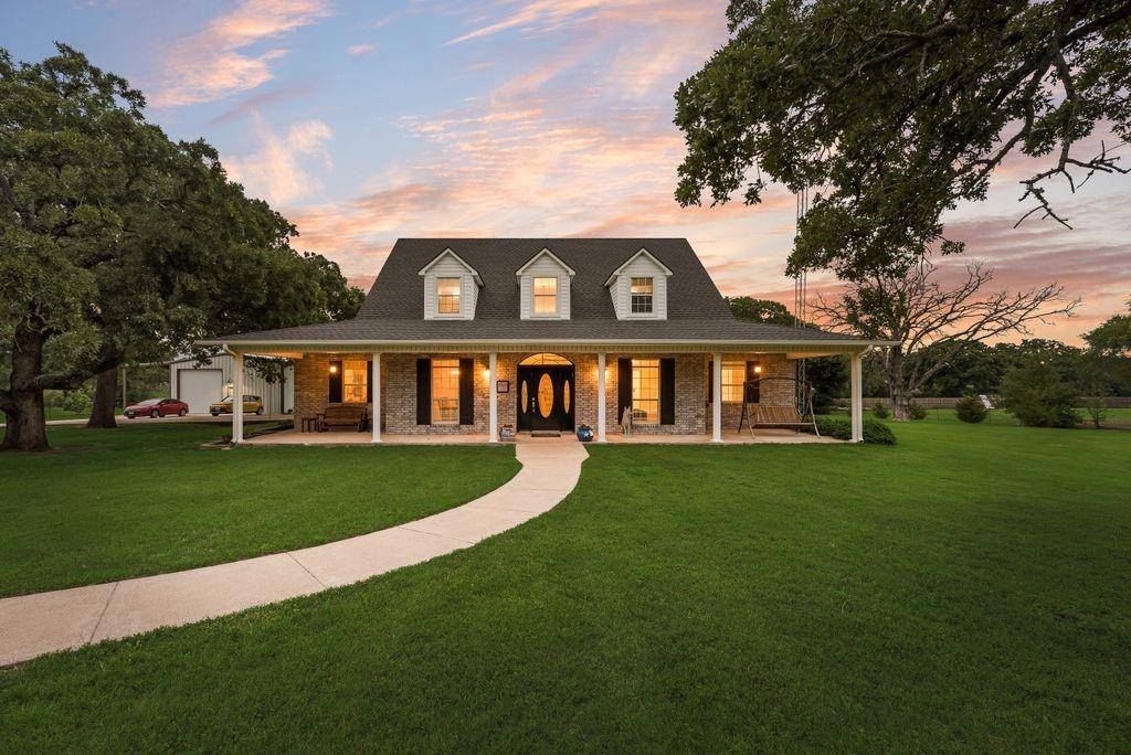 2795 County Road 1030, Chatfield, TX 75105