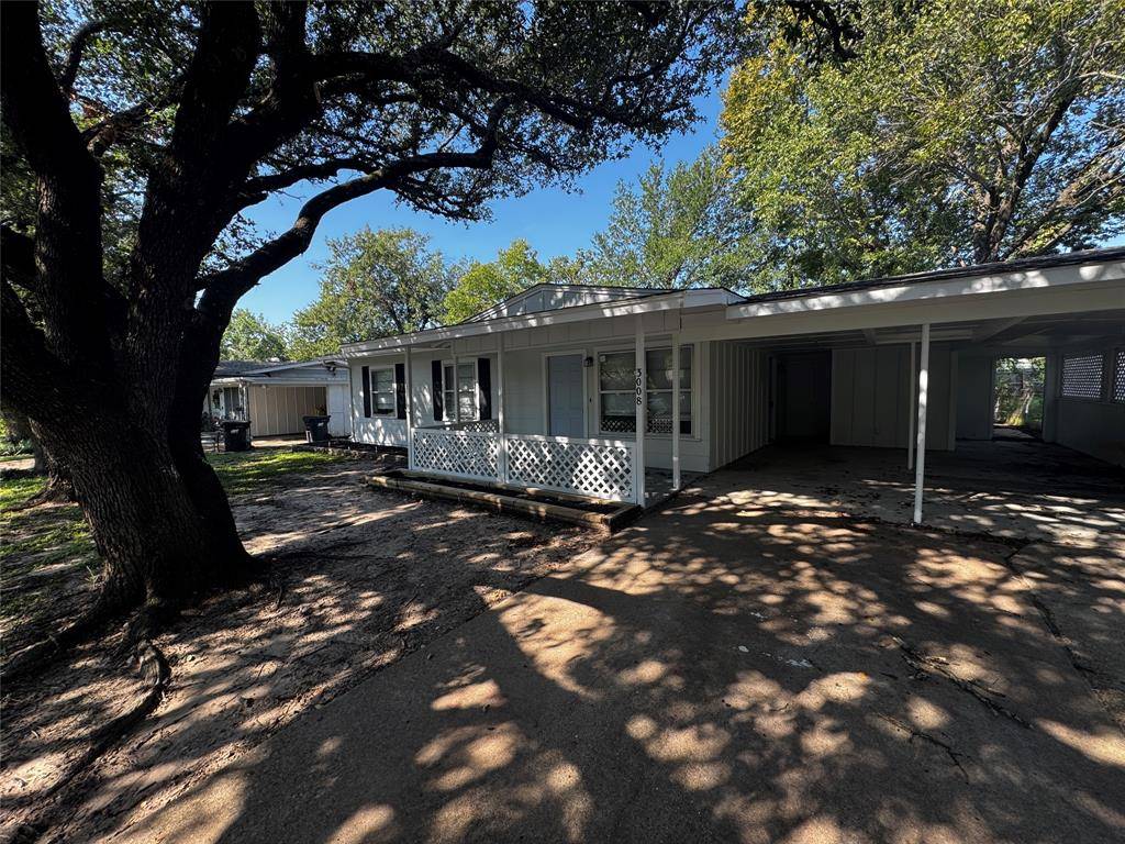 3008 Winfield Drive, Corsicana, TX 75110