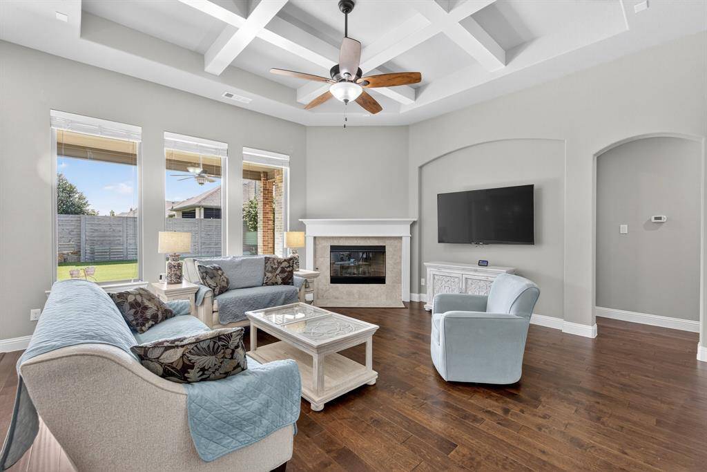 710 Sunflower Avenue, Argyle, TX 76226
