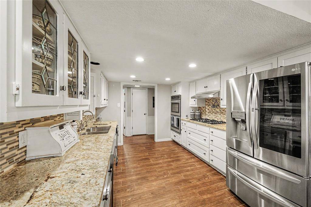 1810 Lakeside Drive, Arlington, TX 76013