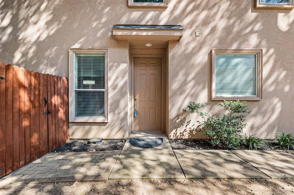 609 Rosemead Drive, Euless, TX 76039