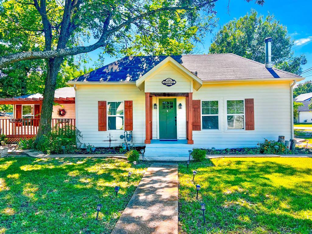 182 Douglas Street, Van Alstyne, TX 75495