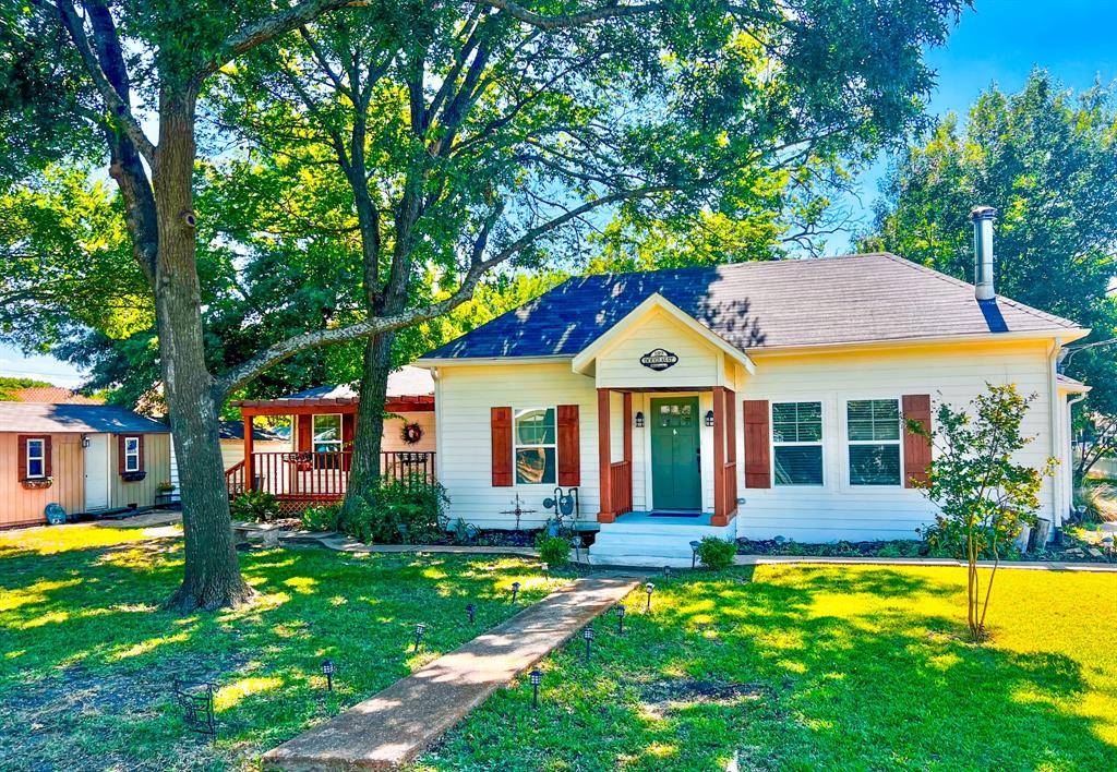 182 Douglas Street, Van Alstyne, TX 75495