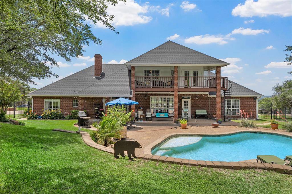 810 Forest Oaks Circle, Woodway, TX 76712