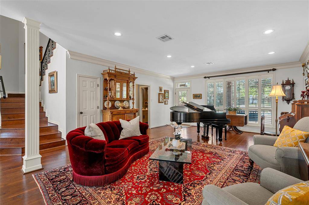 810 Forest Oaks Circle, Woodway, TX 76712